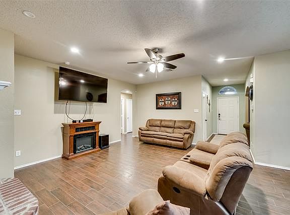 3rd image of 1600 Sanibel Ln