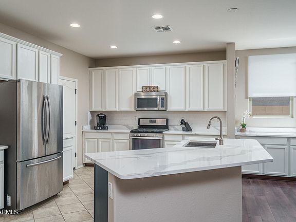 4th image of 25512 N 121ST Lane