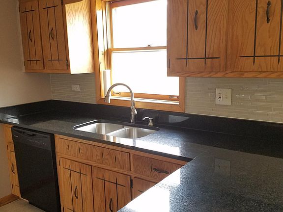 5th image of 282 N Oaklawn Ave #2