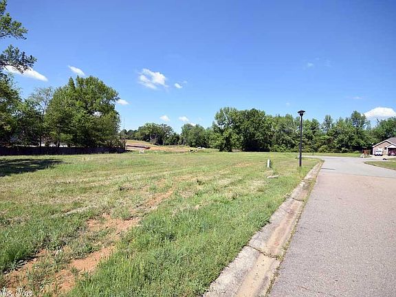 5th image of 132 Birchwood Cir