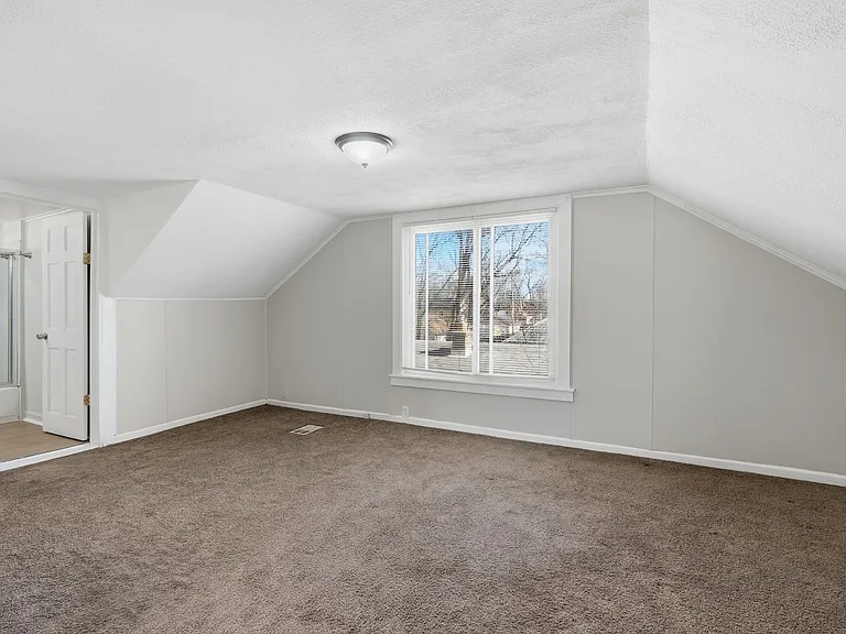 1301 E Muir Ave — Photo 19