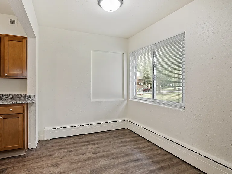 1457 Burke Ave NE — Photo 8