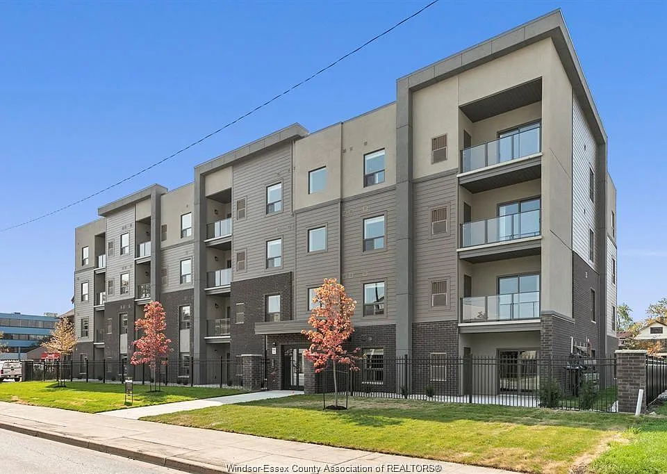 955 Ouellette Ave #403