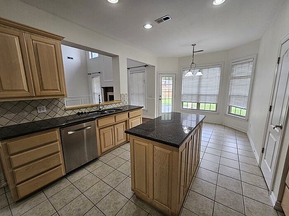 4th image of 1216 NE Waverly Way