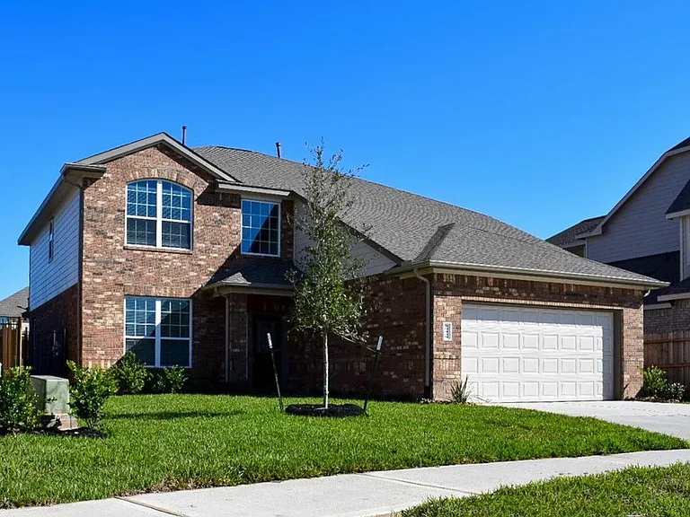 Westhope Dr — Photo 2