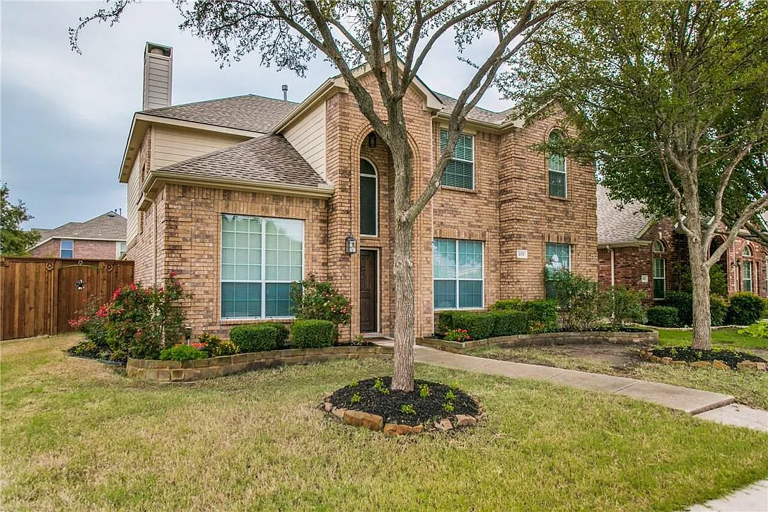 4 bed, 2640 sqft, $2,900 — Photo 1