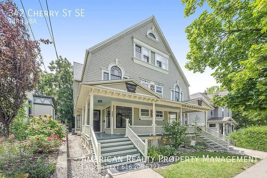 7 bed, 2.5 bath, 2400 sqft, $4,200 — Photo 1