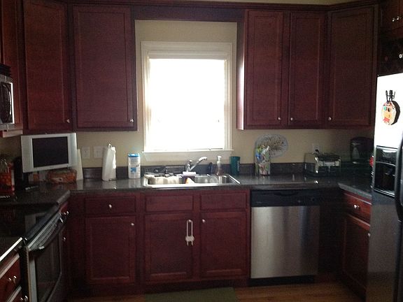 2nd image of 806 Fairview Ave