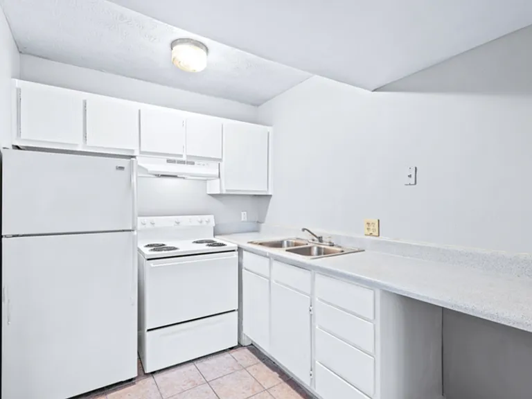 1351 Austell Rd SE #B4 — Photo 4