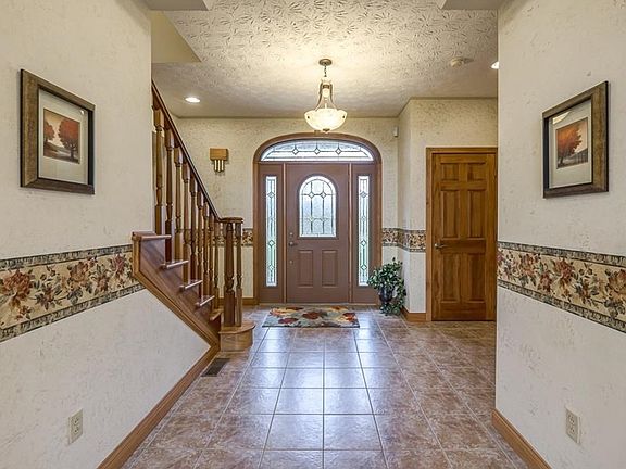 3rd image of 2570 Summerwood Ct