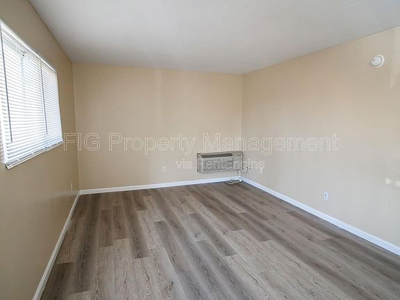 3rd image of 936 Chadwick Dr #1