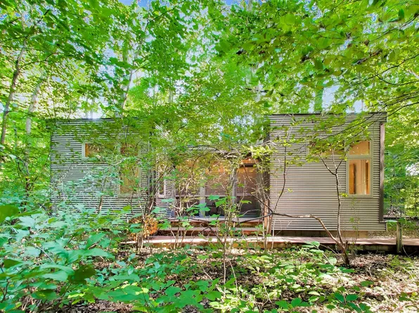 66 Tryon Farm Ln, Michigan City, IN 46360