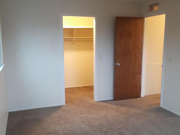 Large Bedroom with Walk-in Closet