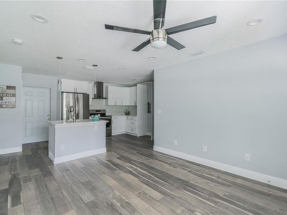 5th image of 4320 Berkley Dr