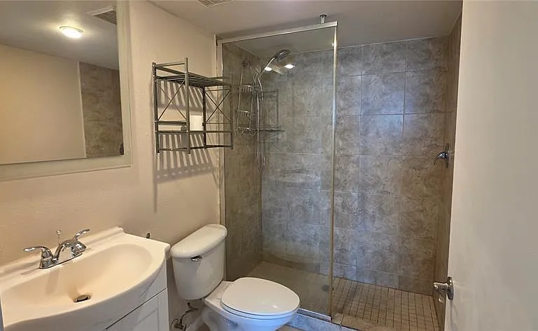 701 S Madison Ave #407 — Photo 17