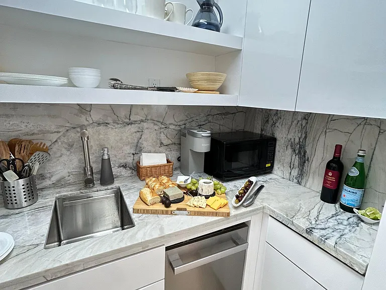 235 Sunrise Ave #1013 — Photo 22