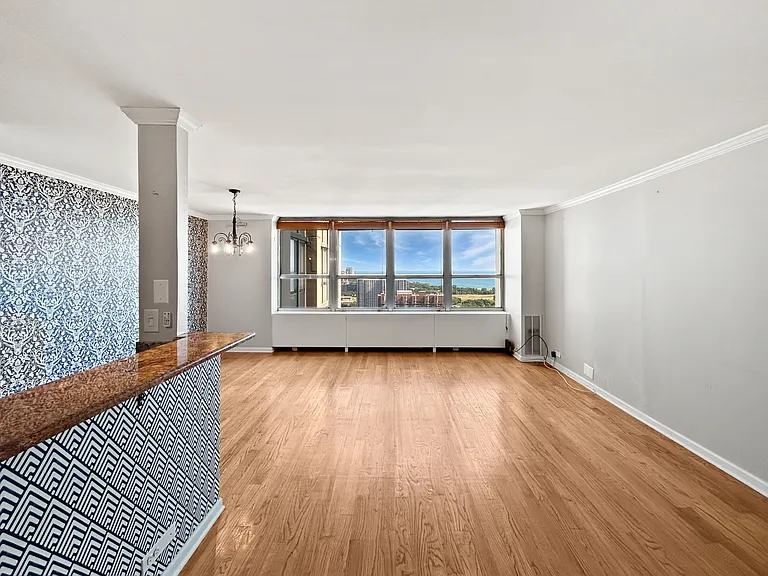 655 W Irving Park Rd #3608 — Photo 2