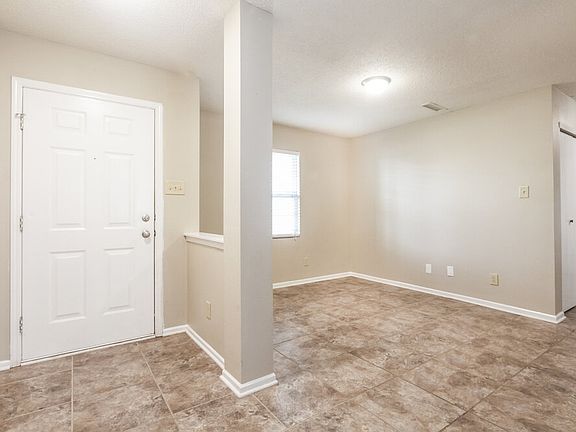5th image of 9047 Bainbridge Dr