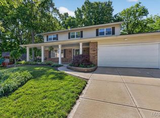 52 Smoke Tree Ct, Fenton, MO 63026