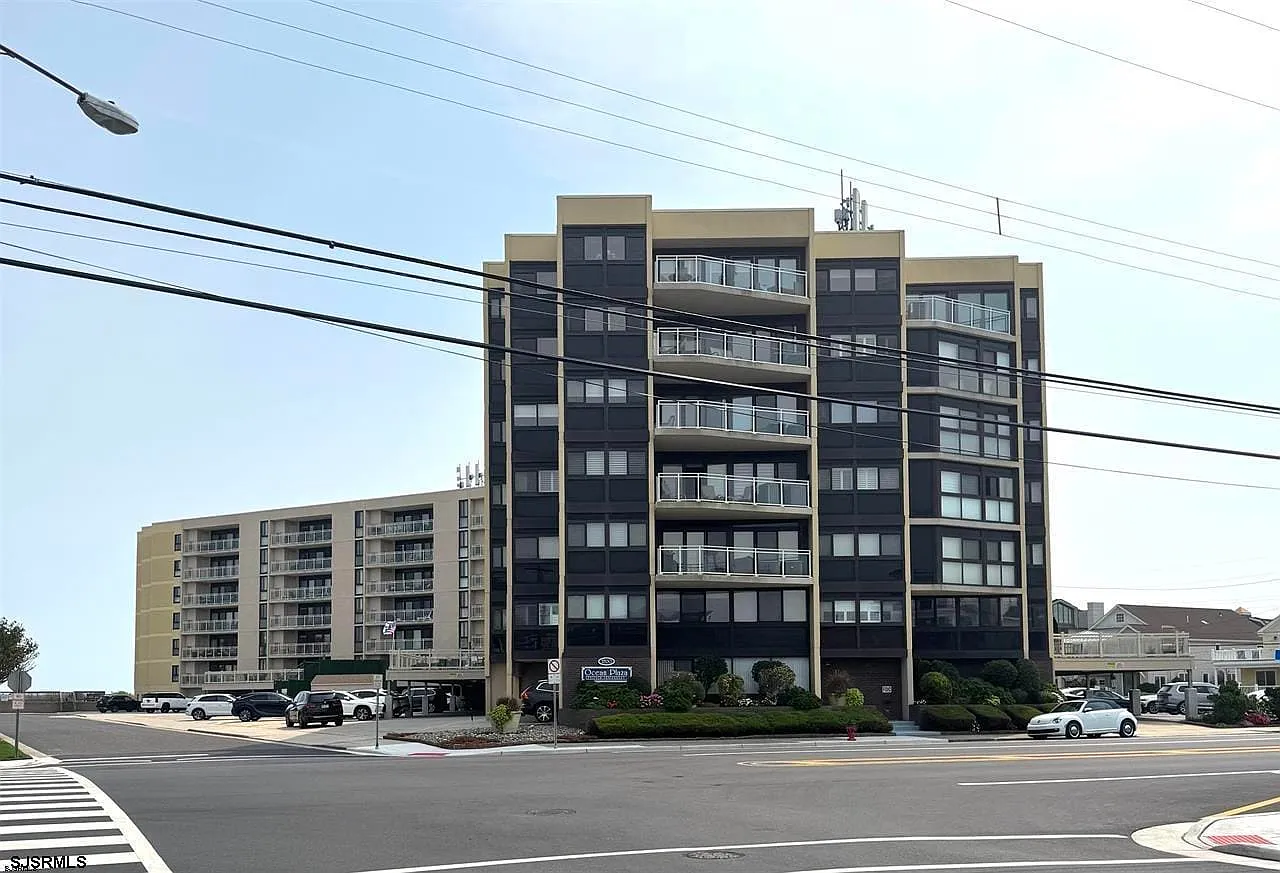 3 bed, 2.0 bath, 1966 sqft, $100,000 — Photo 1