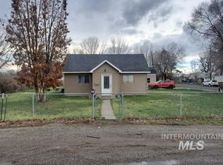 109 Nebraska St, Gooding, ID 83330