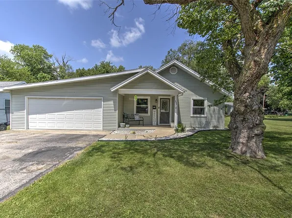 332 W Main St, Warrensburg, IL 62573