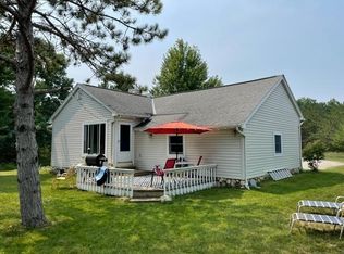 7555 Ridge Rd, Harbor Springs, MI 49740
