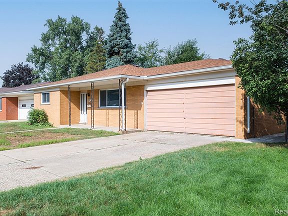 3rd image of 28542 Grobbel Ave