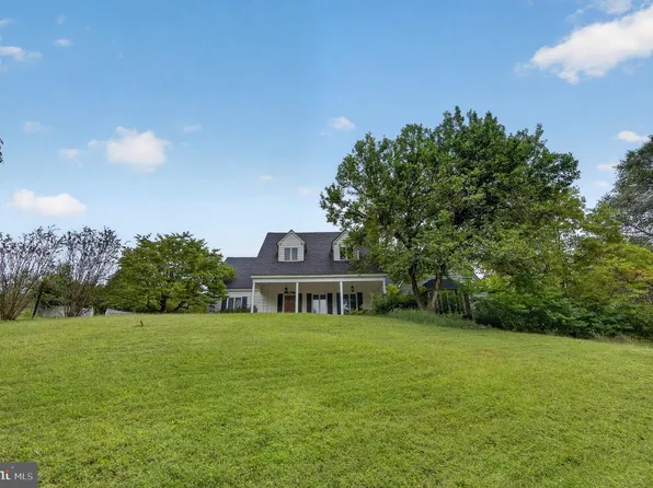 10024 Colvin Run Rd, Great Falls, VA 22066