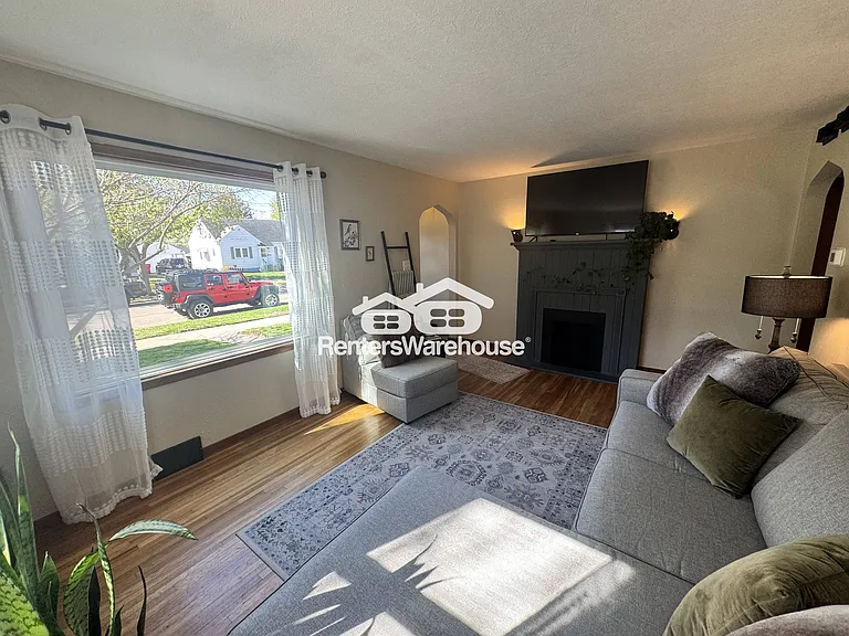 2111 1st Ave SE — Photo 5