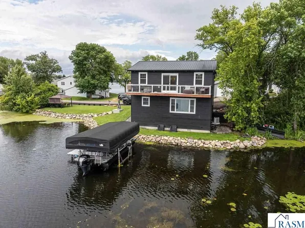 50798 Carpenters Point Ln, Elysian, MN 56028