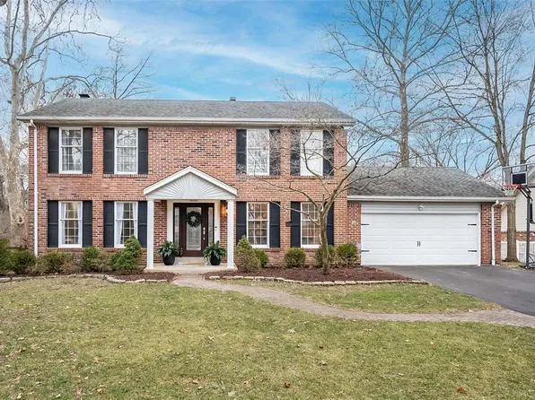 206 Country Creek Ct, Ballwin, MO 63011
