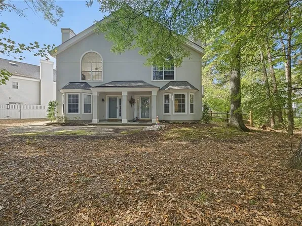 577 Seahorse Run, Chesapeake, VA 23320