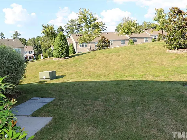 100 Stratford Lakes Dr #121 — Photo 11
