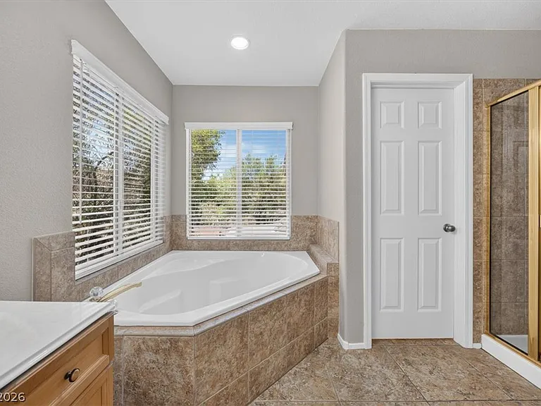 561 Aspen Leaf St — Photo 13