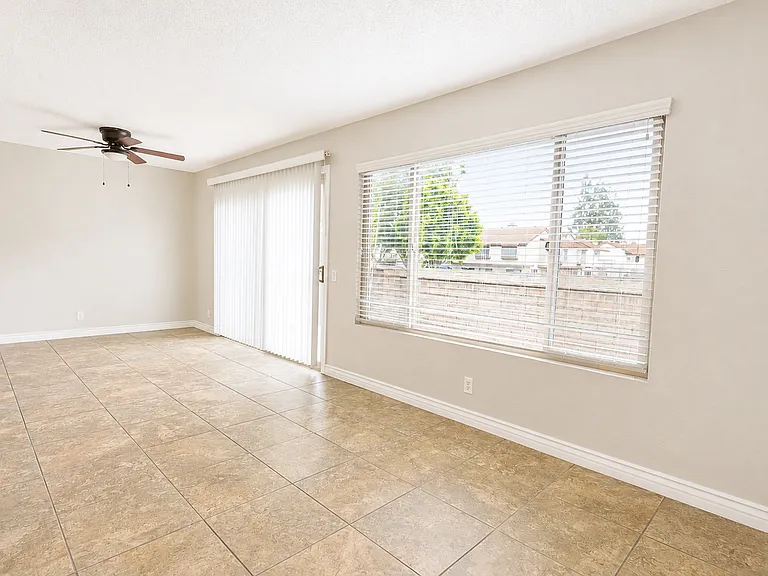 1112 S Cypress Ave #48 — Photo 7