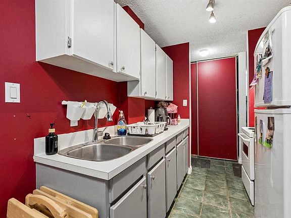 5th image of 1824 S 11th Ave SW #202