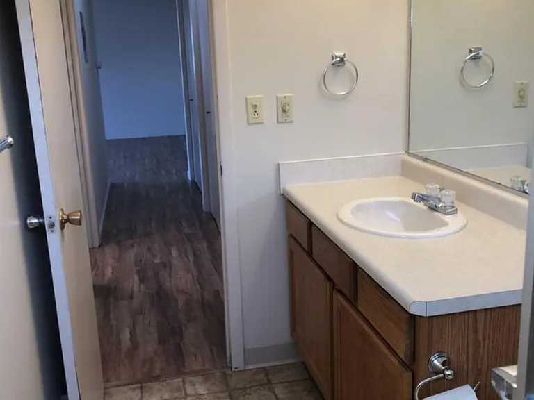 2202 Lewis Ave — Photo 13