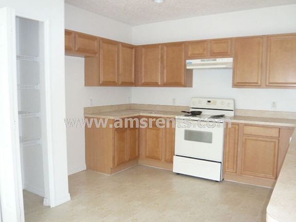 5th image of 1901 Lakeview Pl