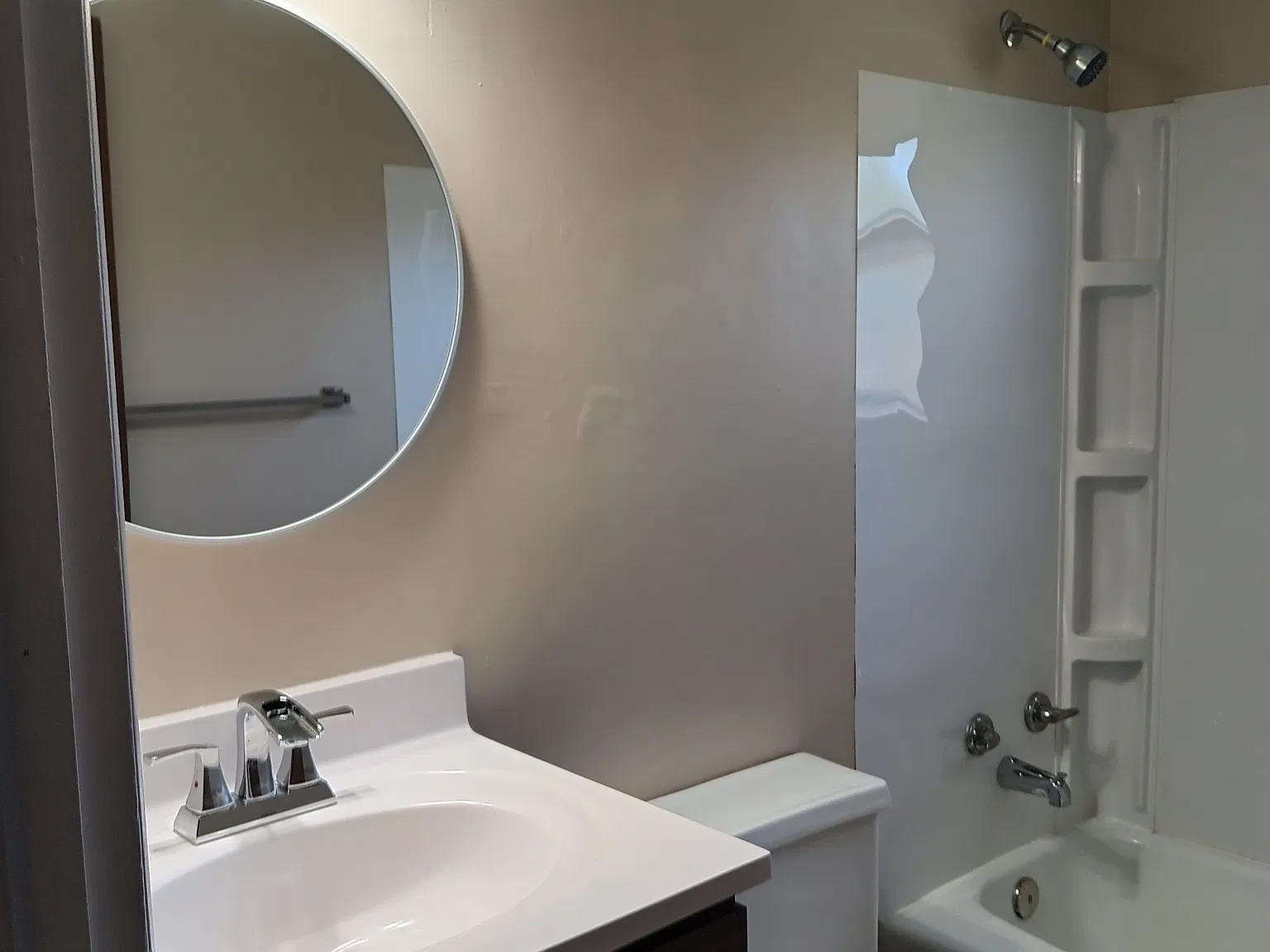 2 bed, 1000 sqft, $1,550 — Photo 3