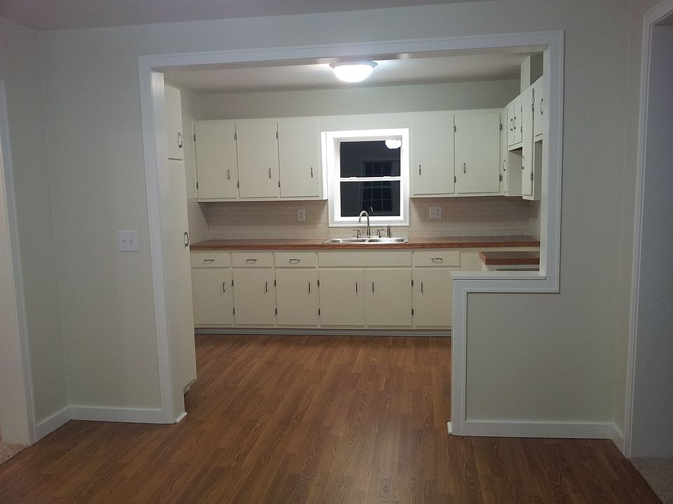 Kitchen and dining rooms