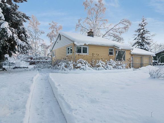 2nd image of 1041 Pedro St