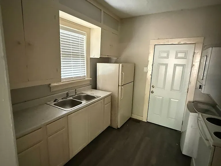 3808 Northview Dr — Photo 3