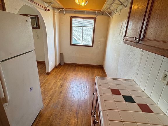 4th image of 1119 N Edgemont St APT 206