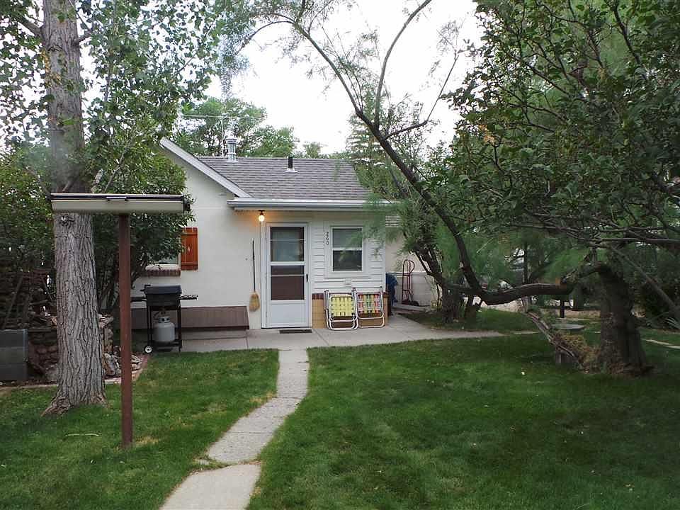 1st image of 260 E 3rd North St