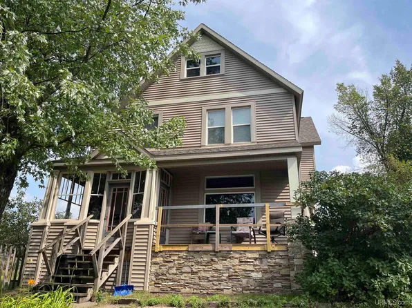 626 N 3rd St, Ishpeming, MI 49849