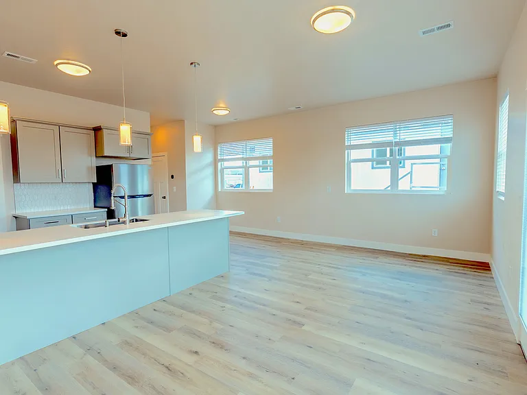 Pomona Park Townhomes — Photo 22