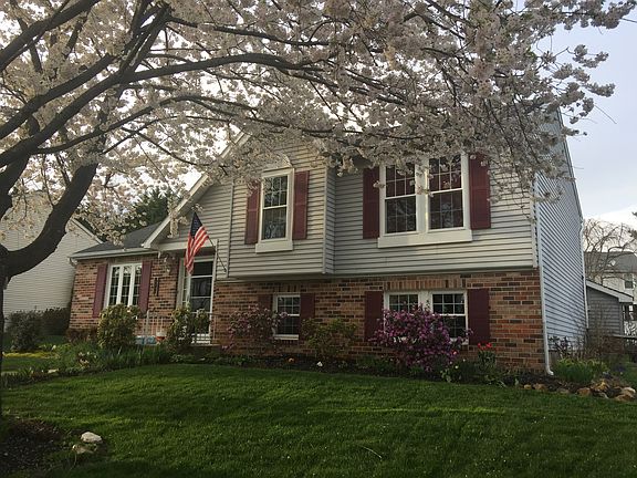 2nd image of 711 Lancaster Dr
