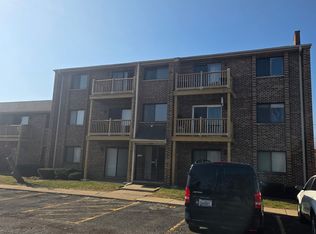 1779 Rand Rd APT 3A, Des Plaines, IL 60016