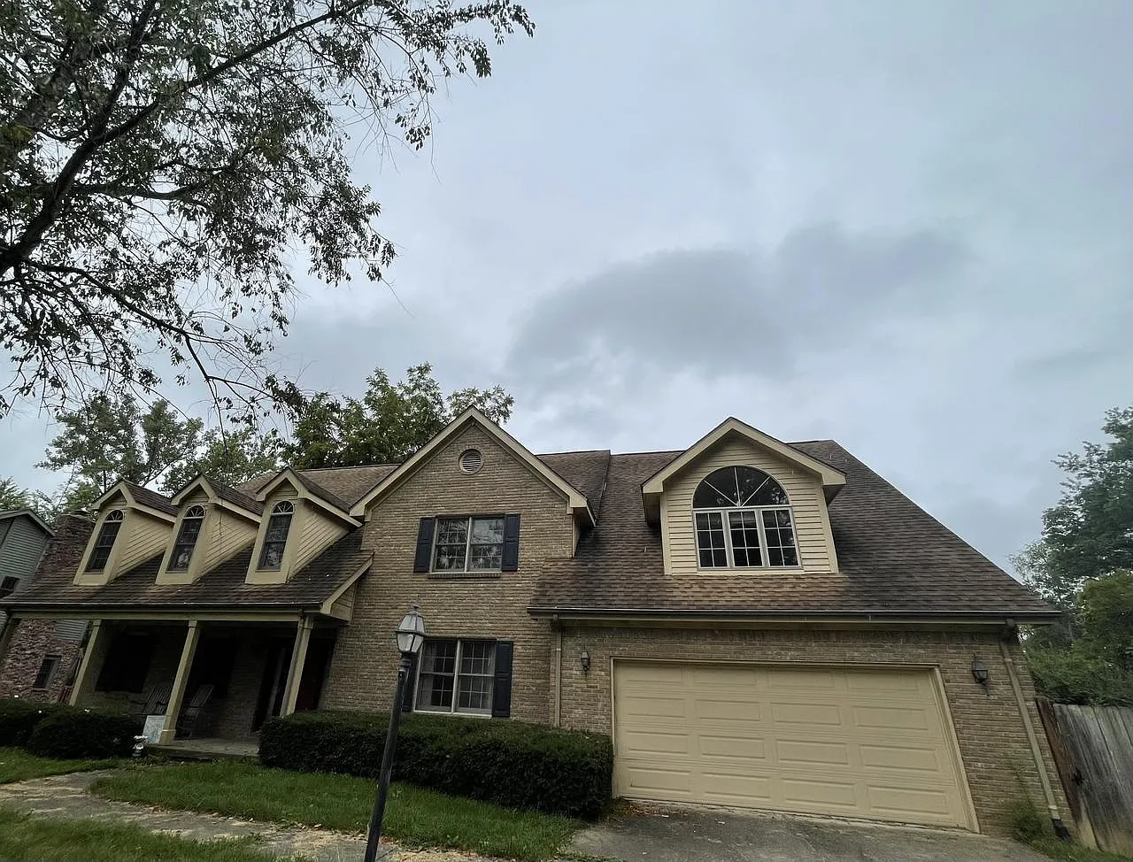 4 bed, 3.5 bath, 4243 sqft, $2,800 — Photo 1